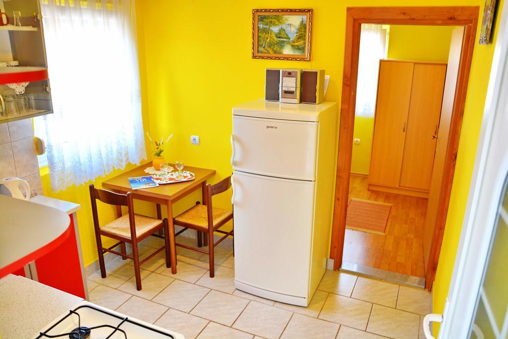 Apartments Sandra Vir Esterno foto