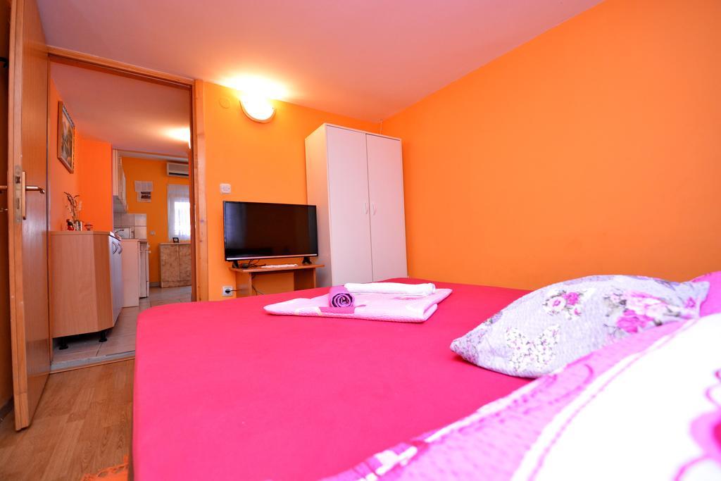 Apartments Sandra Vir Esterno foto